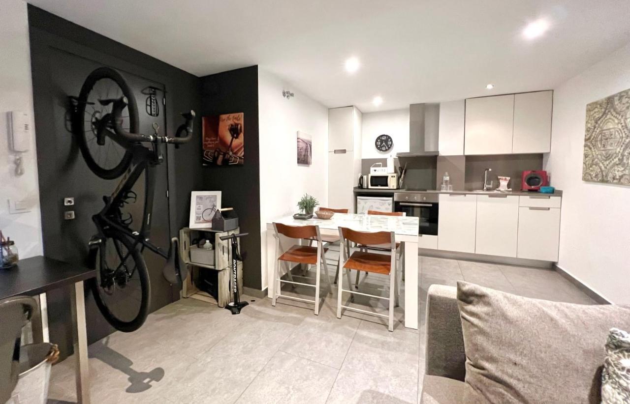 Flateli Montjuic Apartamento Girona Exterior foto